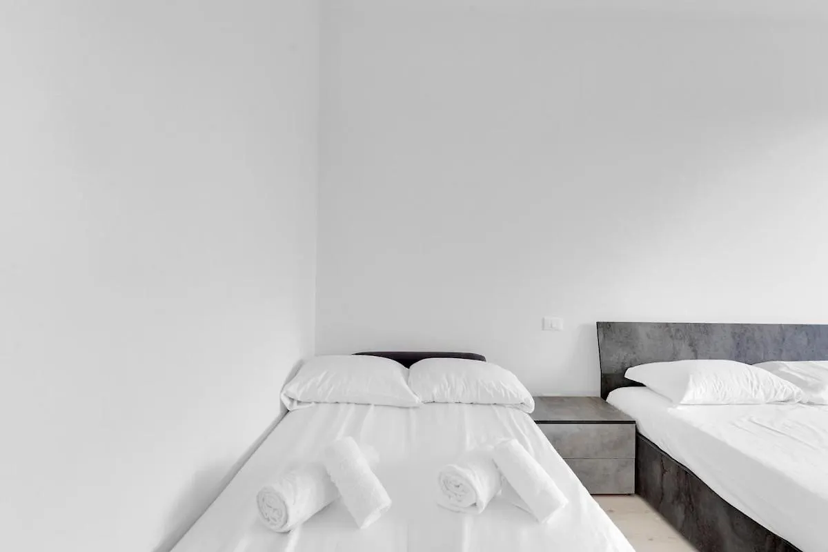 Metro M2 Famagosta-Appartamento X5-Self Check-In Milan Italie