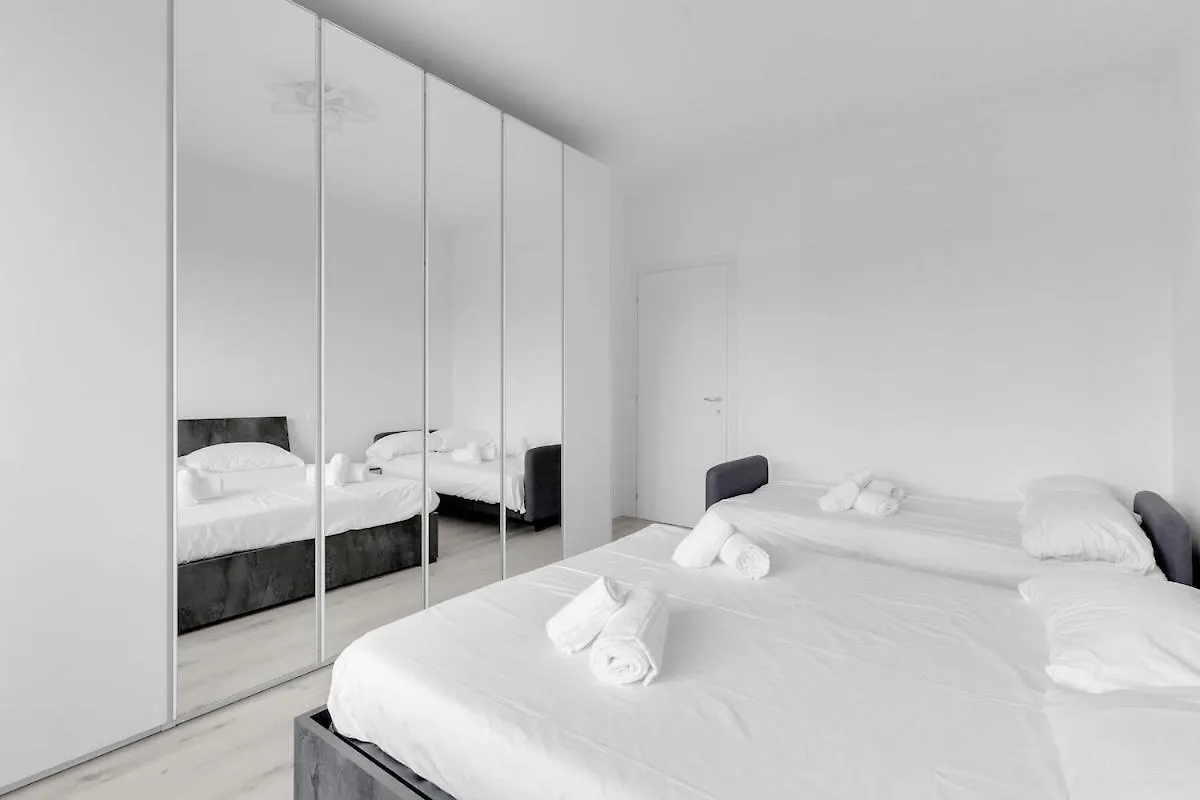 Metro M2 Famagosta-Appartamento X5-Self Check-In Milan 0*,  Italie