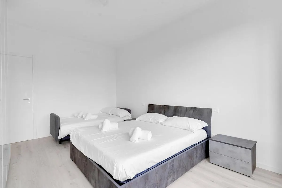 Metro M2 Famagosta-Appartamento X5-Self Check-In Milan